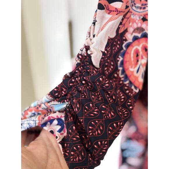 Susan Graver Liquid Knit Paisley Asymmetrical Tunic Top Size 2X Stretch Boho - Picture 5 of 5